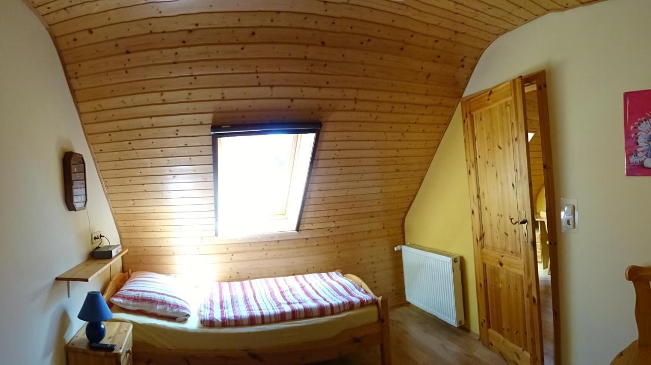 Ferienhaus Im Urigen Garten Bzw Eulenhaus Zingst Bagian luar foto
