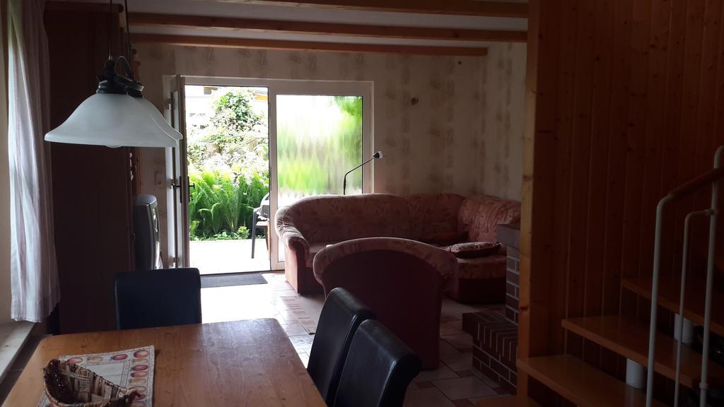 Ferienhaus Im Urigen Garten Bzw Eulenhaus Zingst Ruang foto